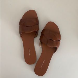 Cognac sandals